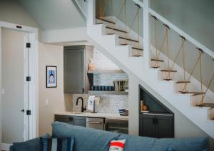 Retreat on Lake Athens