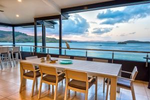 Edge 16 - Hamilton Island - Waterfront, Golf Buggy and Sea Views