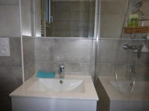 Appartements Studio cabine au Sauze, proche pistes, 4 couchages - FR-1-804-2 : photos des chambres