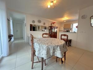 Appartements Appartement central 2 chambres, balcon, parking a Arcachon - FR-1-474-273 : photos des chambres