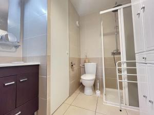 Appartements Appartement central 2 chambres, balcon, parking a Arcachon - FR-1-474-273 : photos des chambres