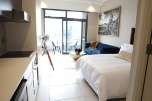 418 menlyn Maine trilogy