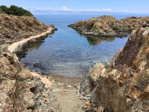 Magique Creek, piscine naturelle dans les rochers