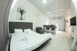 Loft Arenal, Pool & Hot Springs - 福尔图纳