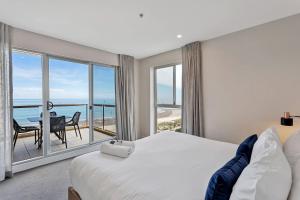 Belle Escapes - Ocean Views at the Bay