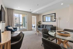 Belle Escapes - Ocean Views at the Bay