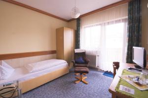 Single Room with Balcony room in Hotel Weidenau
