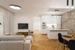 2 Rooms Apartment with Sauna and Terrace