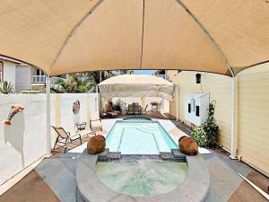 Recently redecorated duplex, made for getaways