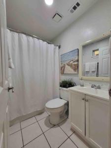 Recently redecorated duplex, made for getaways