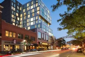 Le Meridien Columbus, The Joseph