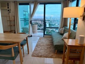 Cozy Panoramic View Unit