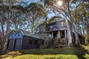 Polo Club Chalet- Iconic, luxury Chalet- Large games room - Cobungra