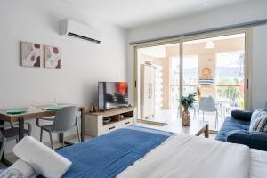 Sunny Side Studio W Terrace in Larnaca