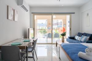 Sunny Side Studio W Terrace in Larnaca