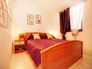 Apartment in Pula with Terrace