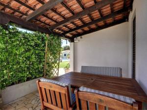 Apartment in Pula with Terrace