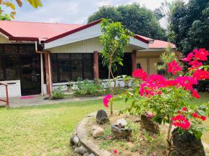 Middle bedroom, McKirdy's Farm