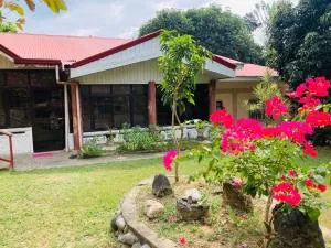 Middle bedroom, McKirdy's Farm - Pozorrubio