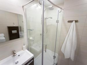 APARTAMENT POD GWIAZDAMI, z dwoma ogródkami i dwoma tarasami