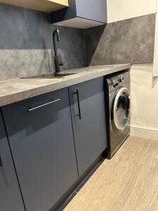 Stunning 2 Bedroom Apartment in Cheltenham!