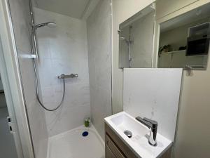 Studio rénové proche Rives de lOrne et gare