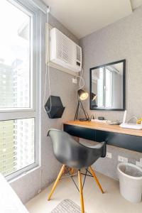 27th floor Cebu IT Park studio walking distance to everything