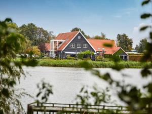 Cozy holiday home with two bathrooms, in Zeeland