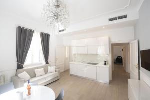 Borgo Pio Beautiful 2BR, 2BA Family Apartment