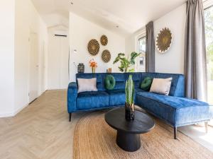 Chalet by Pond in Holiday Park