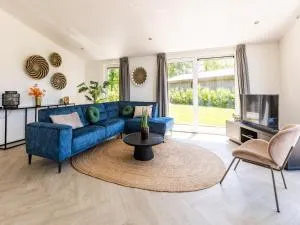 Chalet with a terrace in the Brabant Kempen - 费尔德霍芬