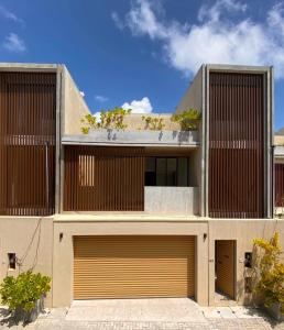 Charming Villa with Stunning Rooftop Sea View