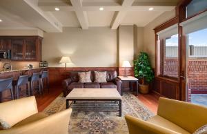 The Victoria 4 Condo