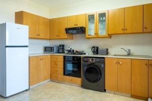 Bayview 2-BR Apartment W Terrace in Larnaca