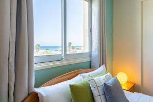 Bayview 2-BR Apartment W Terrace in Larnaca