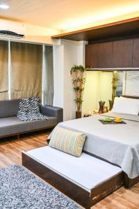 Jacana A Studio Pico de Loro by PTours