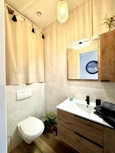 Appartements Le Grand Port - T2 with parking : photos des chambres