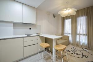 APARTAMENTO PICASSO CON PATIO TRASERO