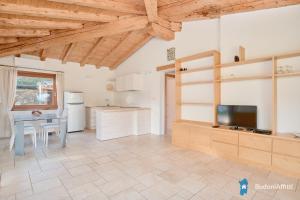 Villetta con piscina vista mare by budoniaffitti