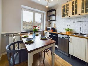 Modern Studio for Remote Work in the Centre of Warsaw by Noclegi Renters