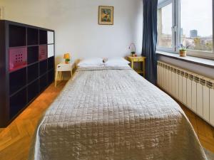 Modern Studio for Remote Work in the Centre of Warsaw by Noclegi Renters