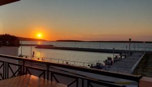 Ioannidis - Sigri- Apartments