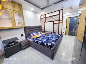 VacationBuddy Superb Furnished Studio Apartment 720 in West Delhi