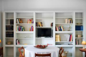 Elegant family apartment with marvelous garden