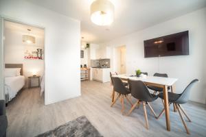 Sunlit Heaven 2-BDR Apartments