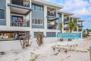 Bridgeport Condo 209