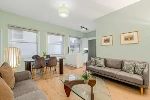 Stunning Central 2BR Flat btw Soho & Covent Garden - St James's