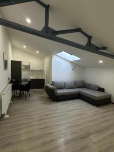 Moderns Loft-Apartment Stilvoll und Zeitlos