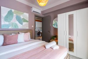 Sun- 1-Bedroom Apt W Terrace in Larnaca