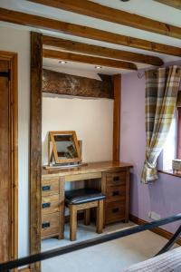 The Threshing Barn - Stunning 5 Bedroom Retreat!
